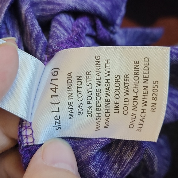 University of Washington pullover sports shirt - Picture 3 of 3